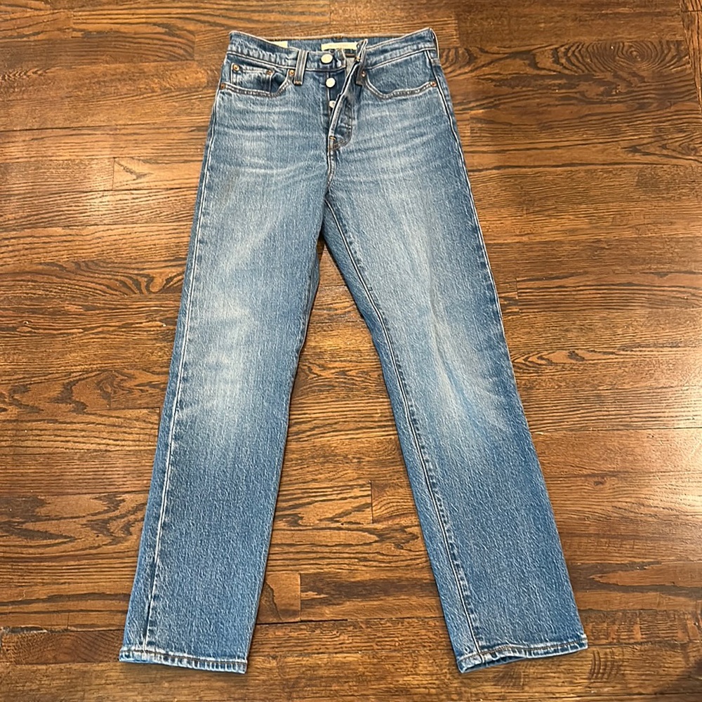 Levi’s Premium Wedgie Straight - Size 24